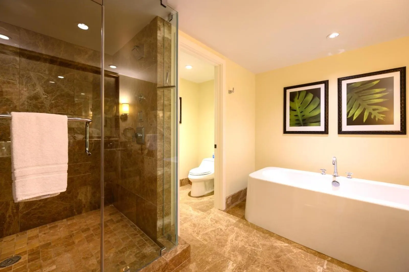Apartment Kbm Resorts Free Car Honua Kai Hokulani 2Bedroom Condo Hkh-150 Ocean Front Groundfloor 3 Bedrooms Kaanapali United States